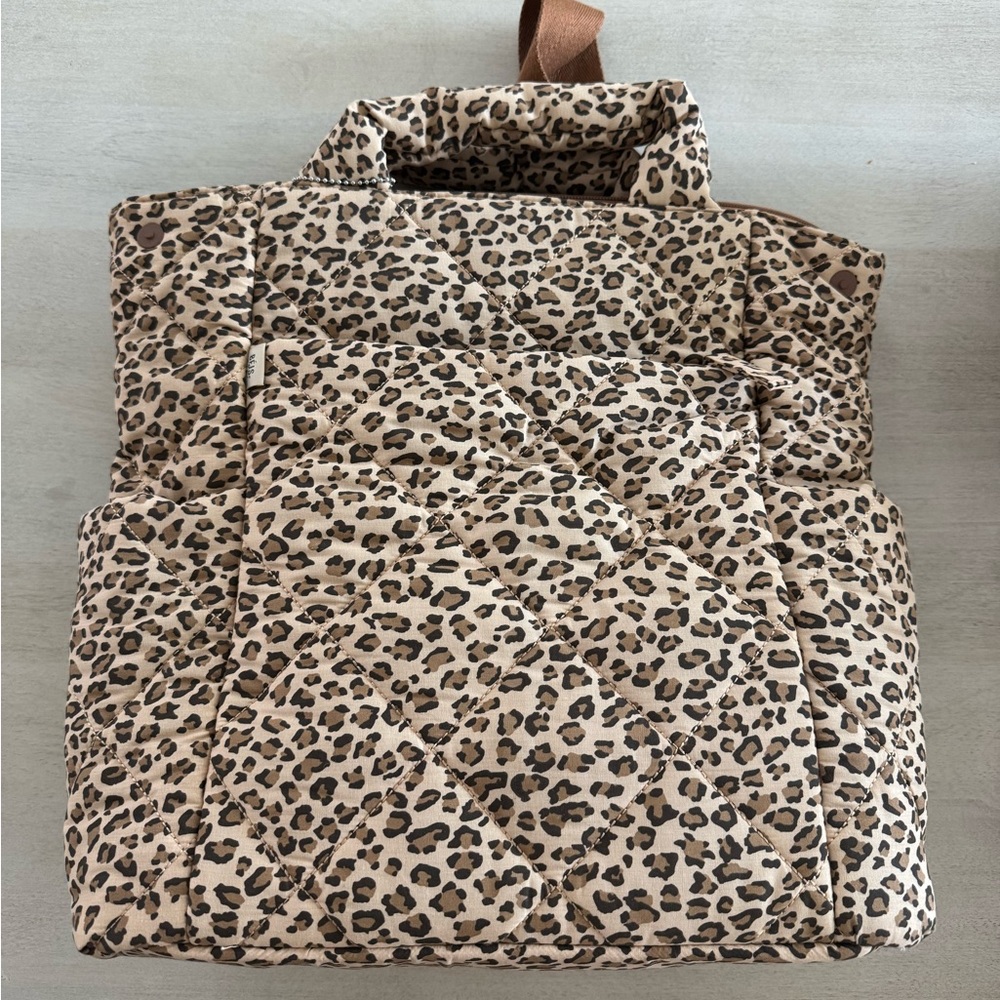 Beis: The Backpack Tote 
in Wild Child